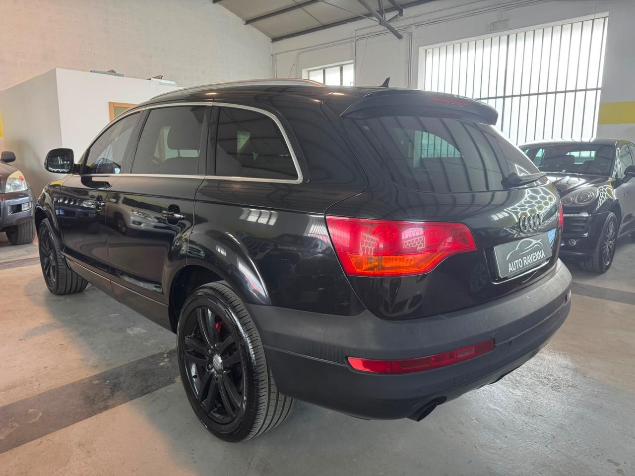 Audi Q7 3.0 V6 TDI 233CV quattro tiptronic