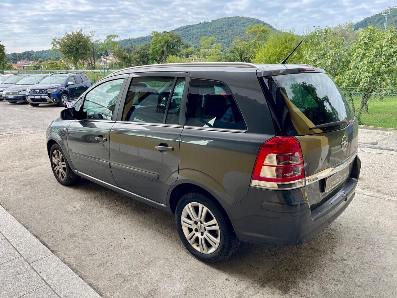 Opel Zafira 7POSTI 1.6T met 110kw Cosmo UNIPROP