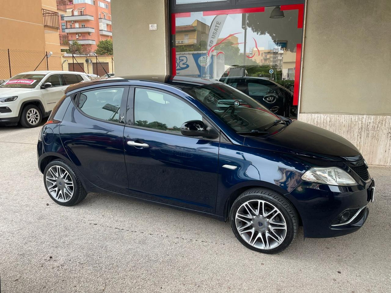Lancia Ypsilon 1.2 69 CV 5 porte Platinum