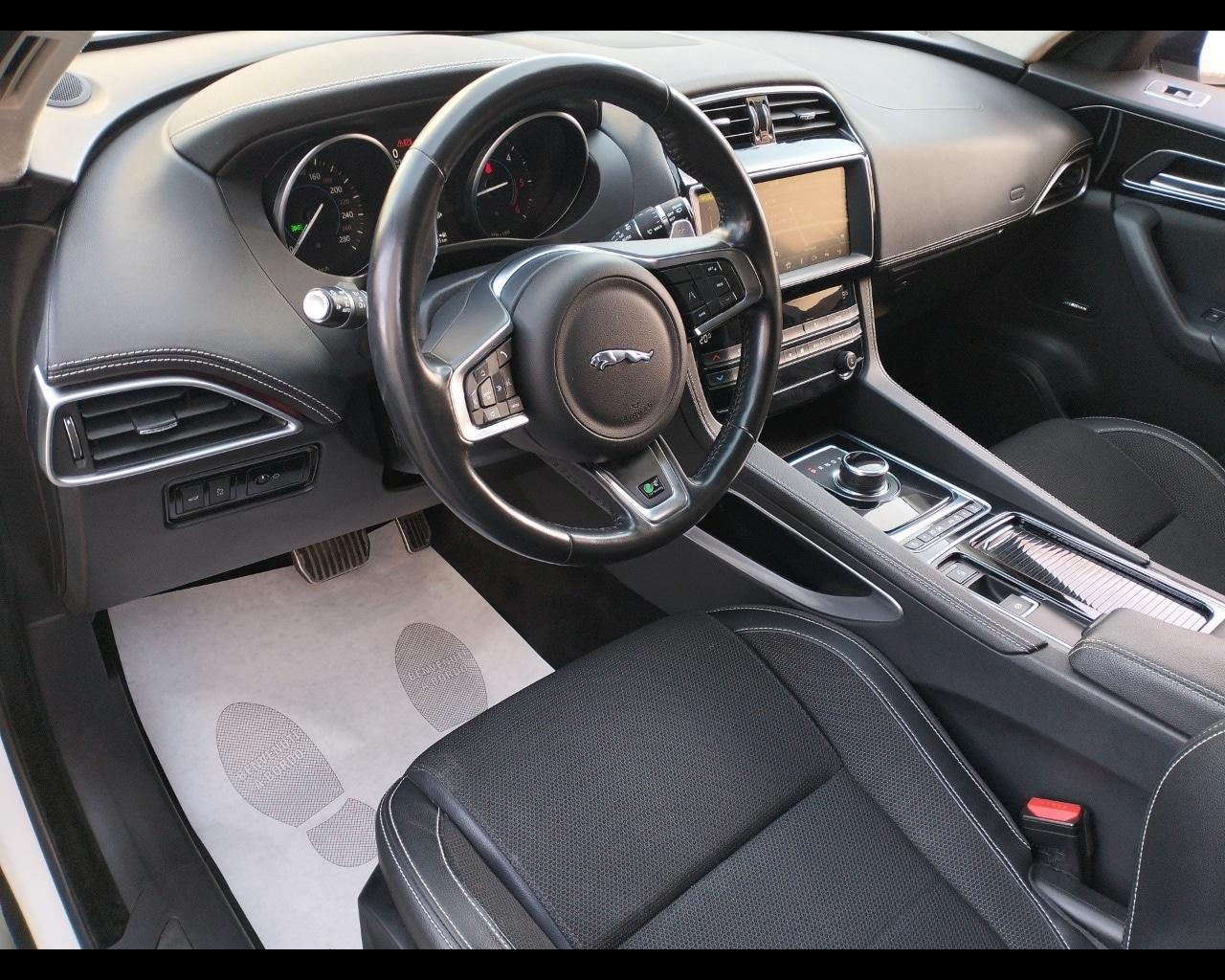 JAGUAR F-Pace (X761) F-Pace 2.0 D 180 CV ...