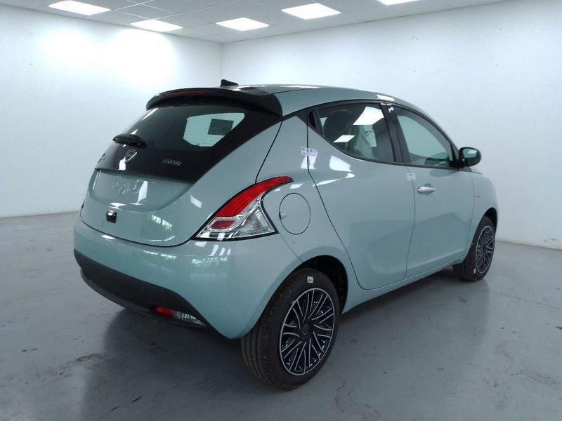 Lancia Ypsilon 1.0 firefly hybrid Gold s&s 70cv