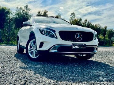 MERCEDES- BENZ GLA 220 D 4MATIC SPORT TETTO
