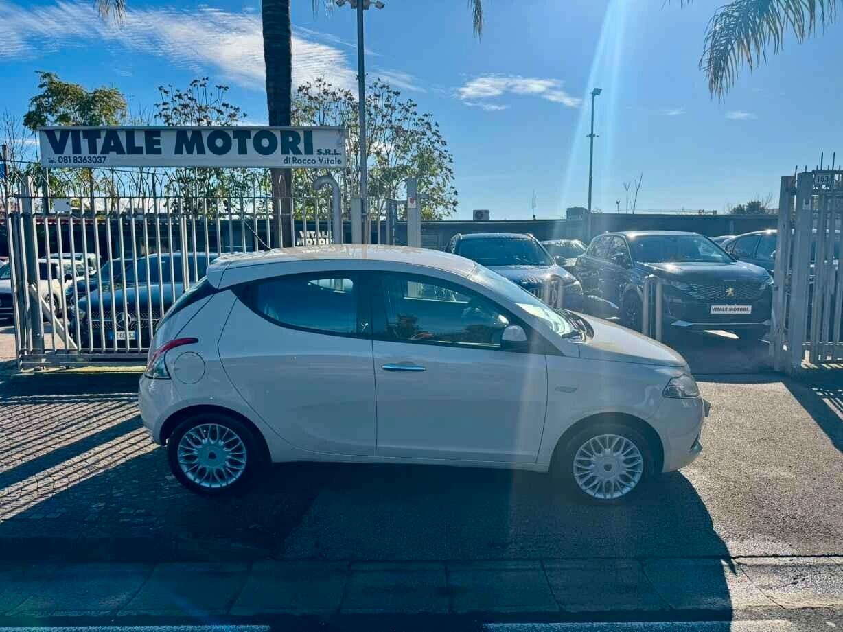 Lancia Ypsilon 1.2 69 CV GPL Ecochic Gold