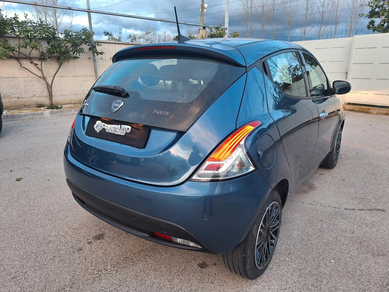 Lancia Ypsilon 1.0 FireFly 5 porte Hybrid Gold Nav
