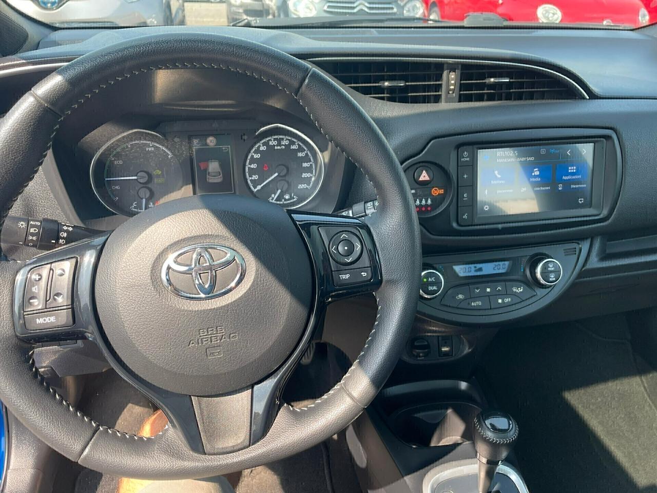 Yaris 1.5 Hybrid Style tetto panoramico GARANZIA