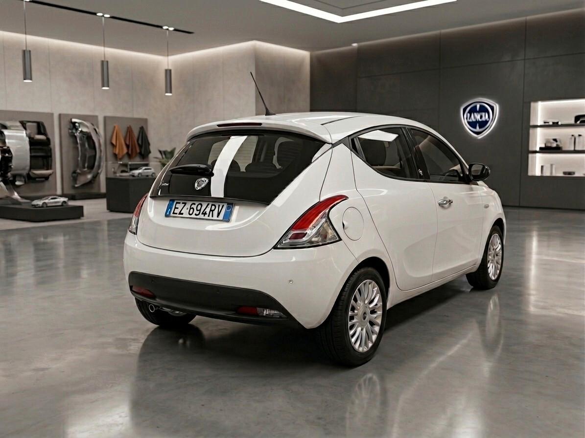 Lancia Ypsilon 0.9 TwinAir 85 CV 5 porte Metano Ecochic Gold