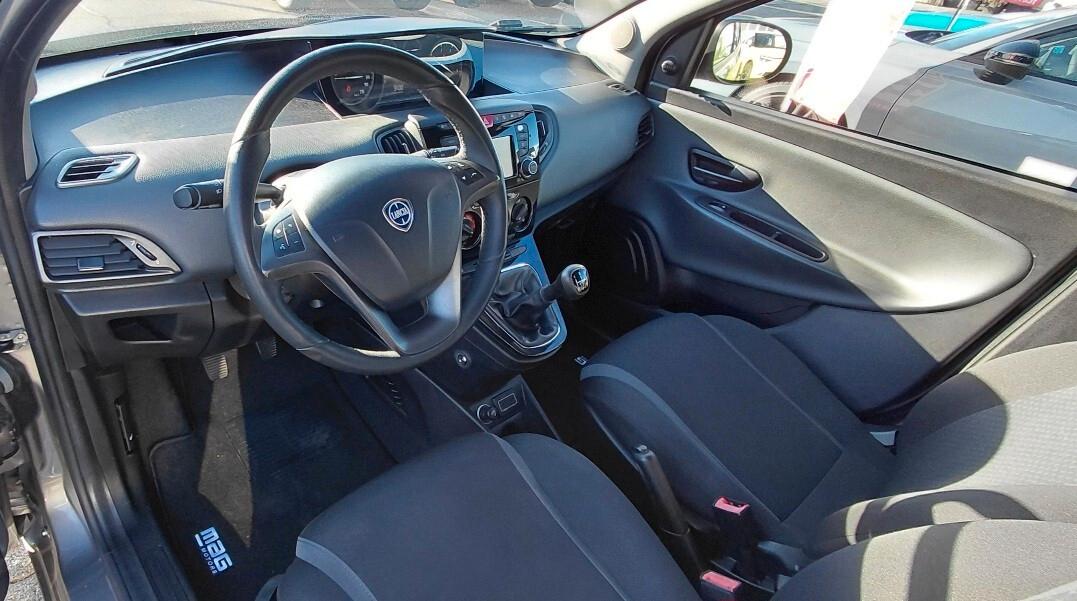 Lancia Ypsilon 1.3 MJT 16V 95 CV 5 porte S&S Silver