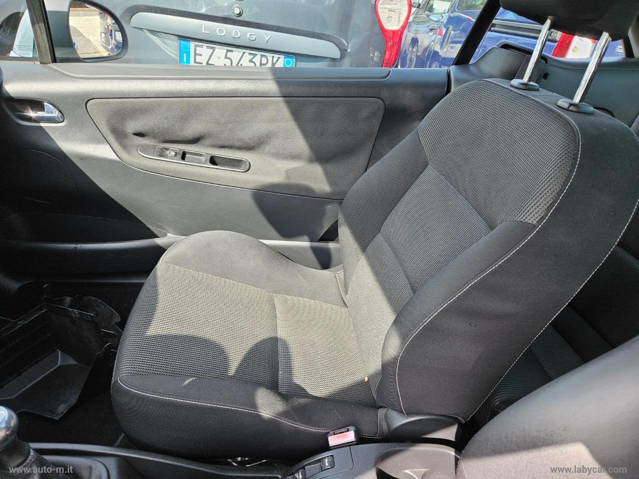 PEUGEOT 207 1.6 HDi 110 CV CC Féline