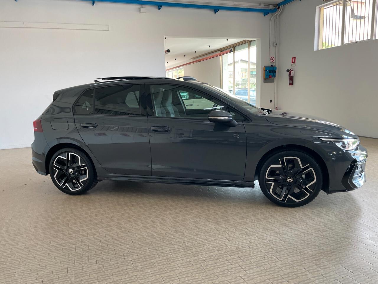 Volkswagen Golf 2.0 TDI 150 CV DSG R-Line Km0 Tetto aprib.