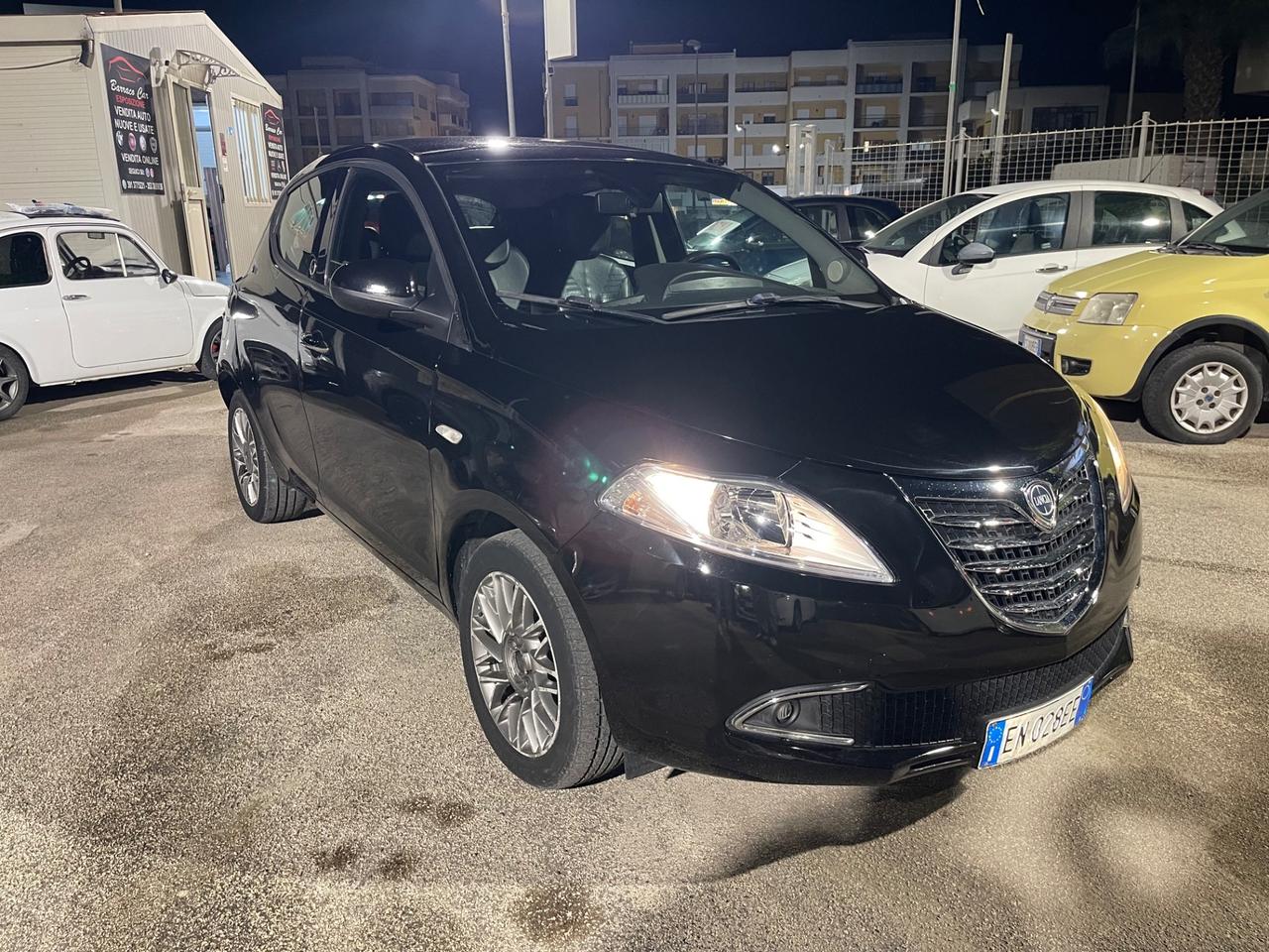 Lancia Ypsilon 1.2 69 CV 5 porte GPL Ecochic Platinum