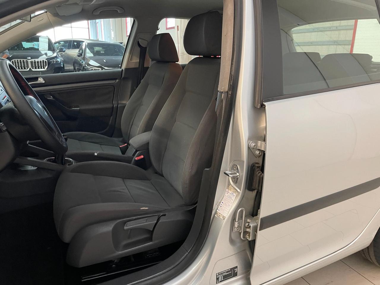Volkswagen Golf ConfortLine 1.6 5porte-Ok Neopatentati-LEGGI SOTTO