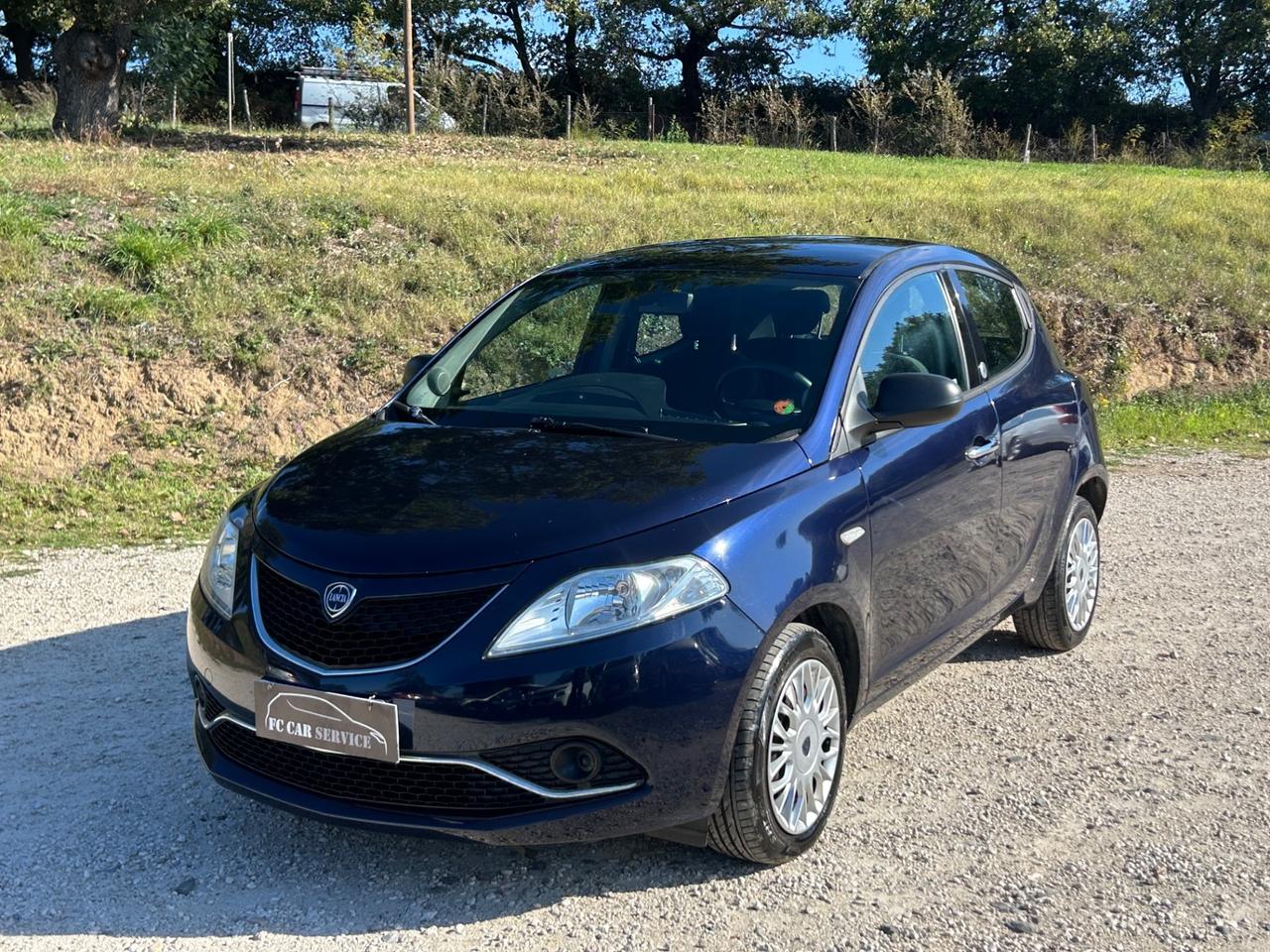 Lancia Ypsilon 1.2 69 CV 5 porte GPL Ecochic Silver neopatentati