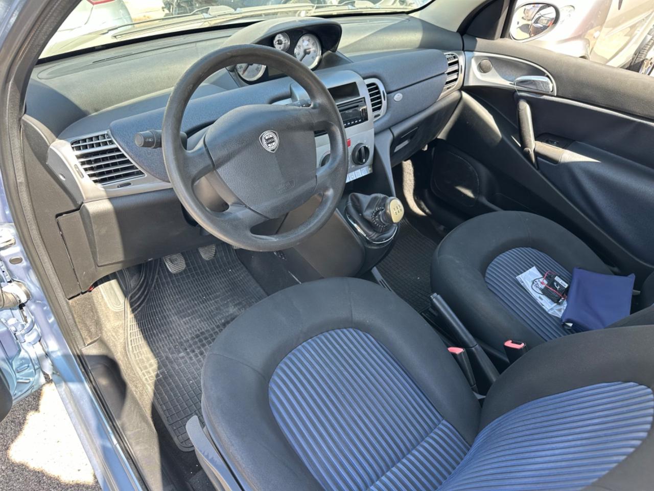 Lancia Ypsilon 1.2 LEGGI ANNUNCIO