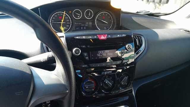 Lancia Ypsilon 1.2 69 CV 5 porte Elefantino