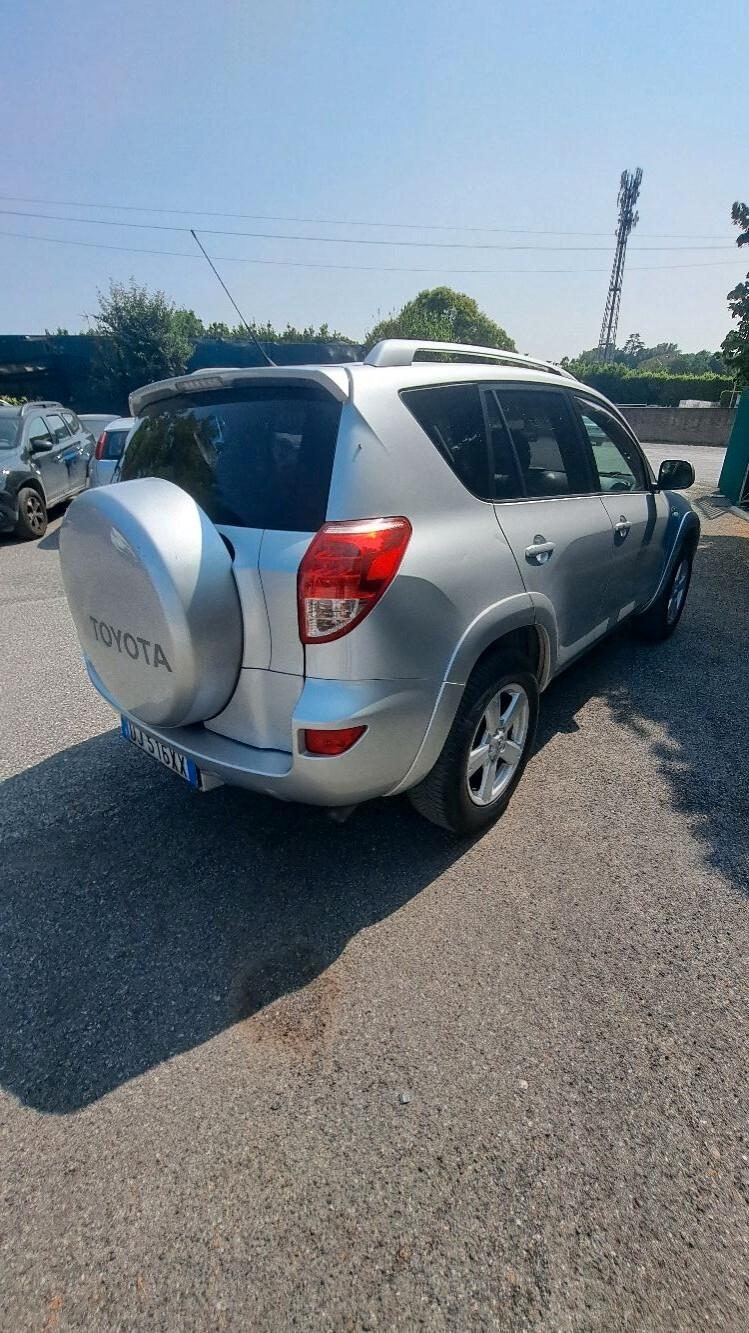 Toyota RAV 4 RAV4 2.2 D-4D 177 CV Luxury