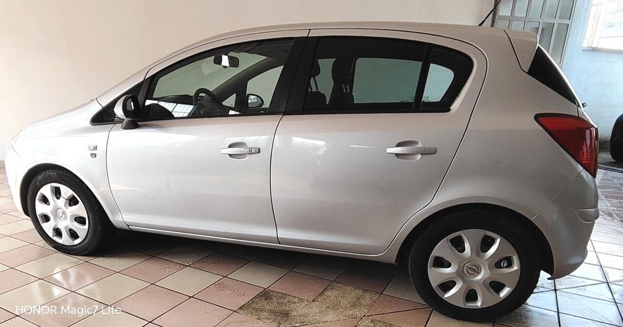 Opel Corsa 1.2 3 porte Club