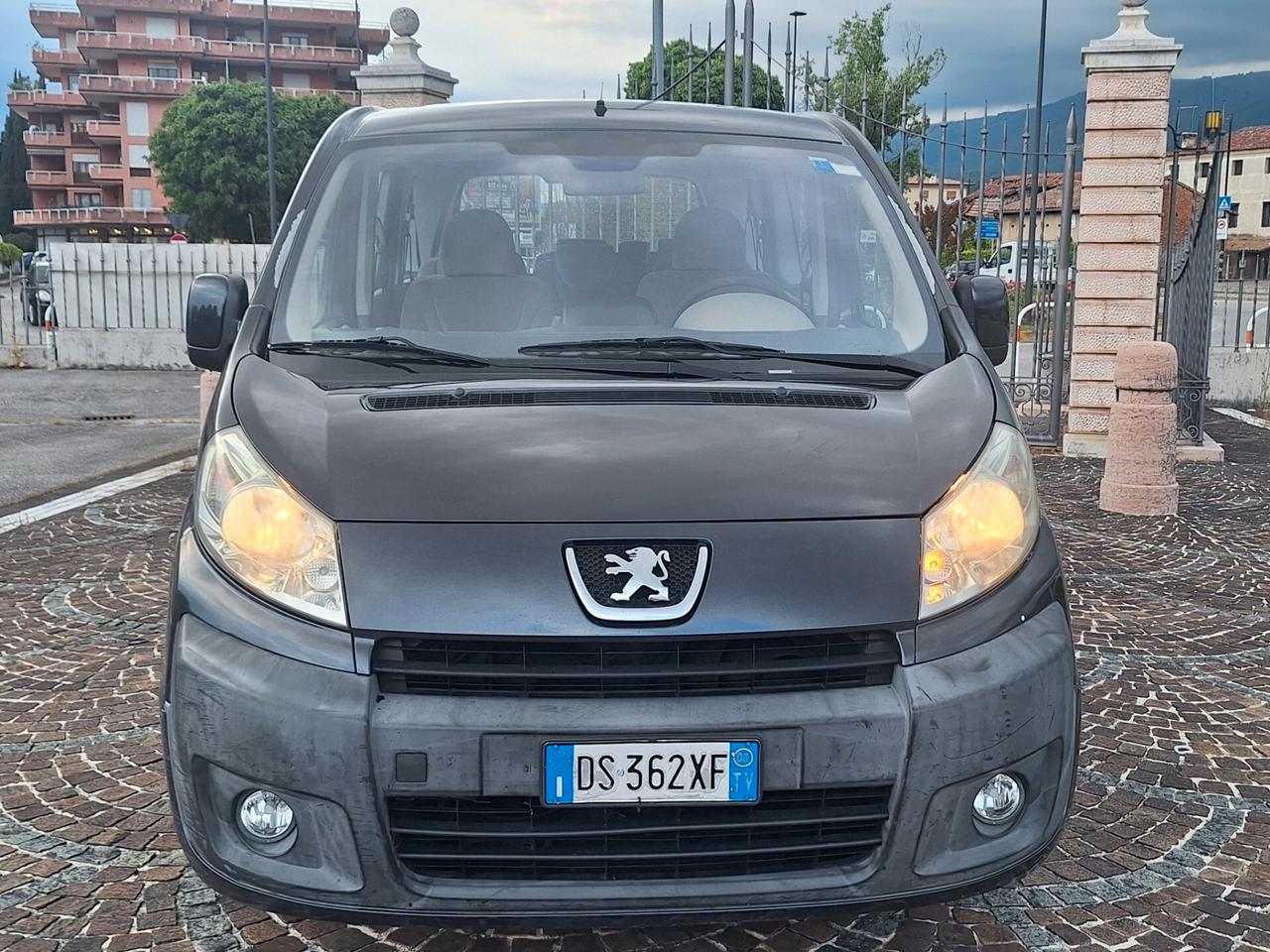Peugeot Expert 2.0 HDi 120CV PC-TN 10Q Furgone Vetrato Affaire