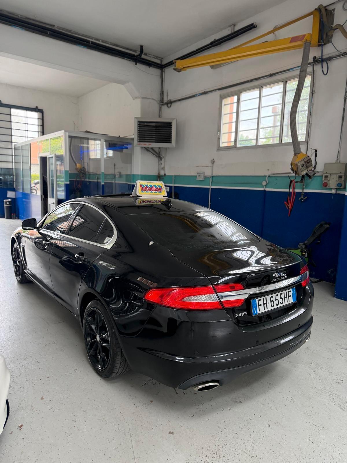 Jaguar XF 3.0 D V6 Premium Luxury