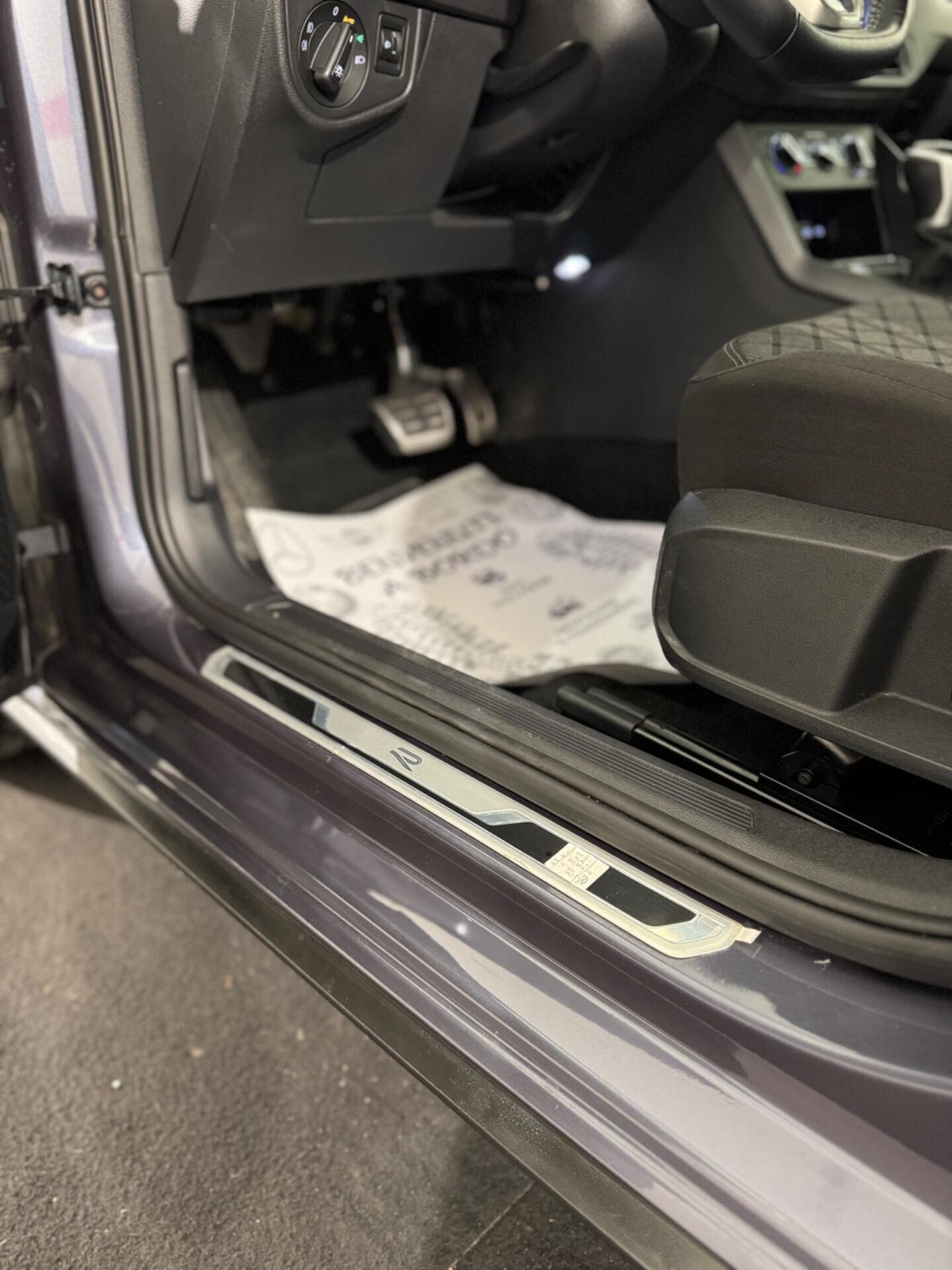 Volkswagen Polo 1.0 TSI DSG R-Line*SOLO 28.000 KM*