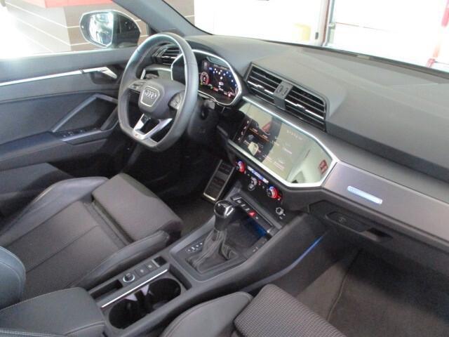 Audi Q3 SUV (35) Blackline 2.0 TDI 150CV S-Tronic