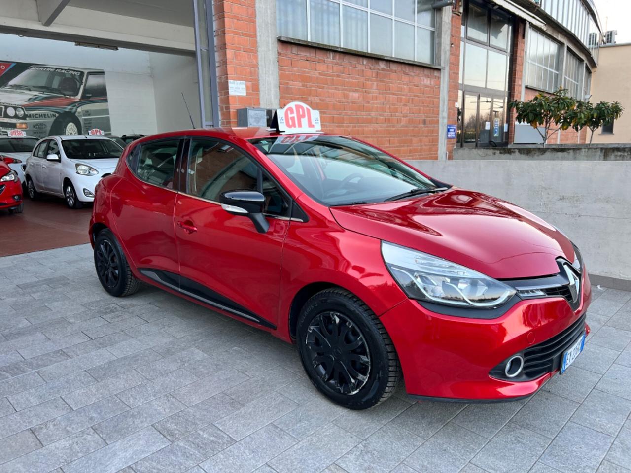 Renault Clio 1.2 75CV GPL 5 porte Costume National. NEOPATENTATO