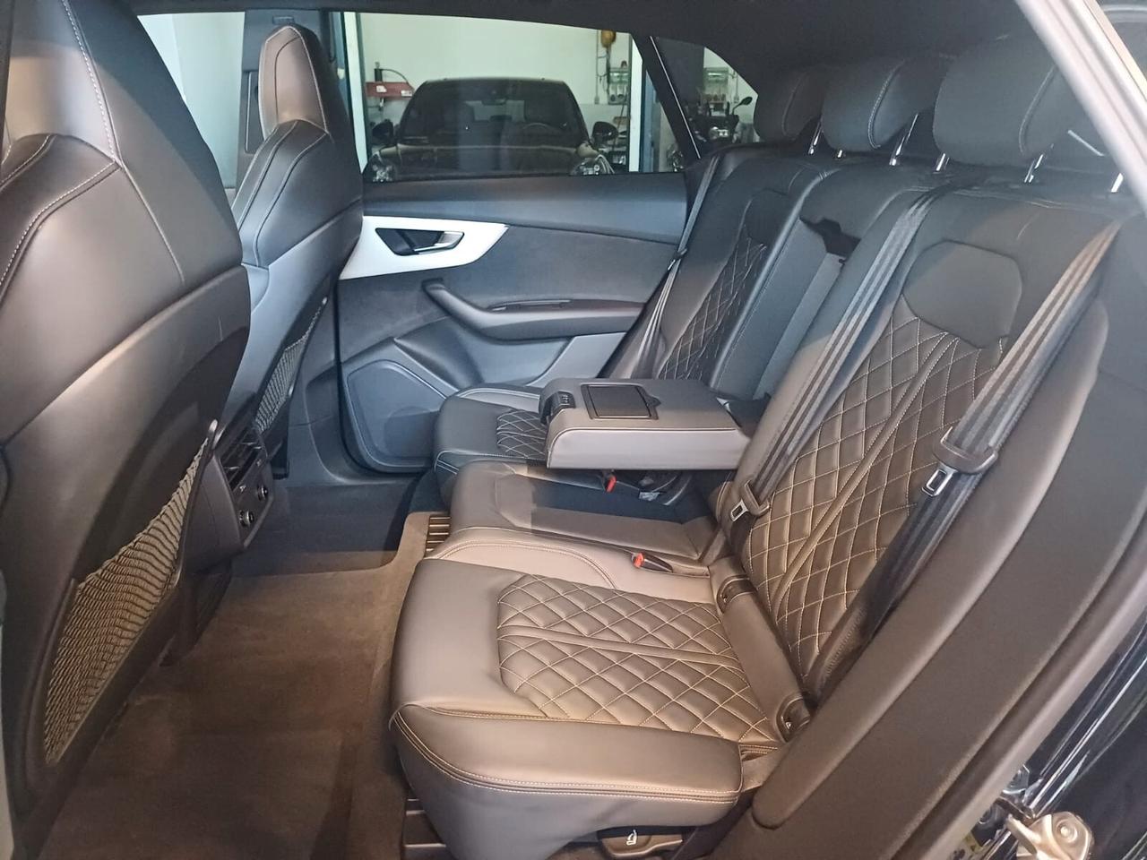 Audi Q8 45 TDI quattro tiptronic S-line