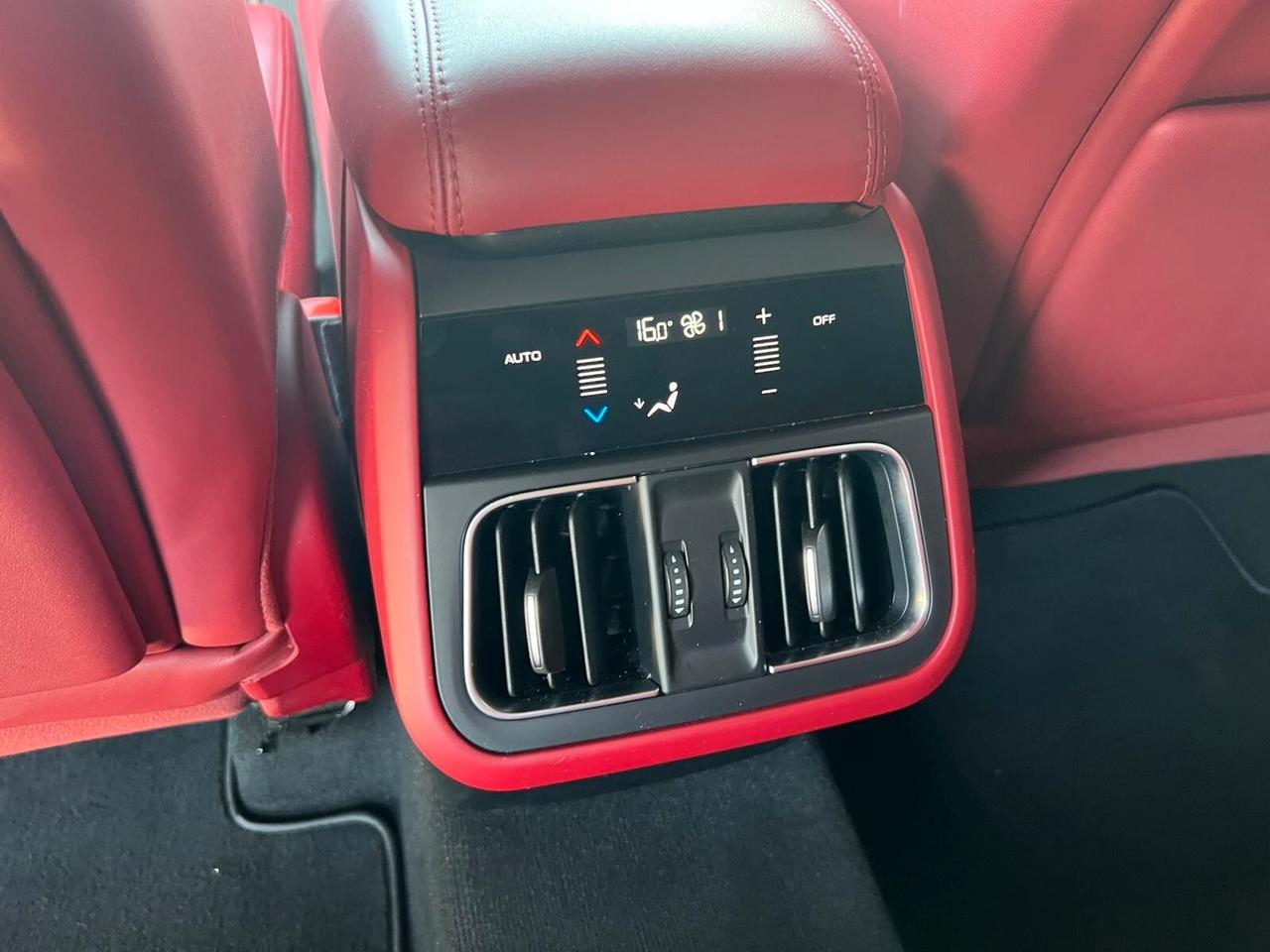 Maserati Grecale MHEV 330 CV AWD Modena