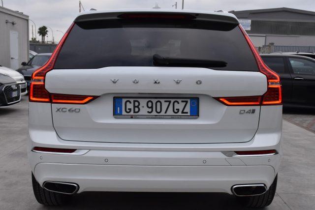 VOLVO XC60 D4 AWD Momentum *TETTUCCIO, PELLE*