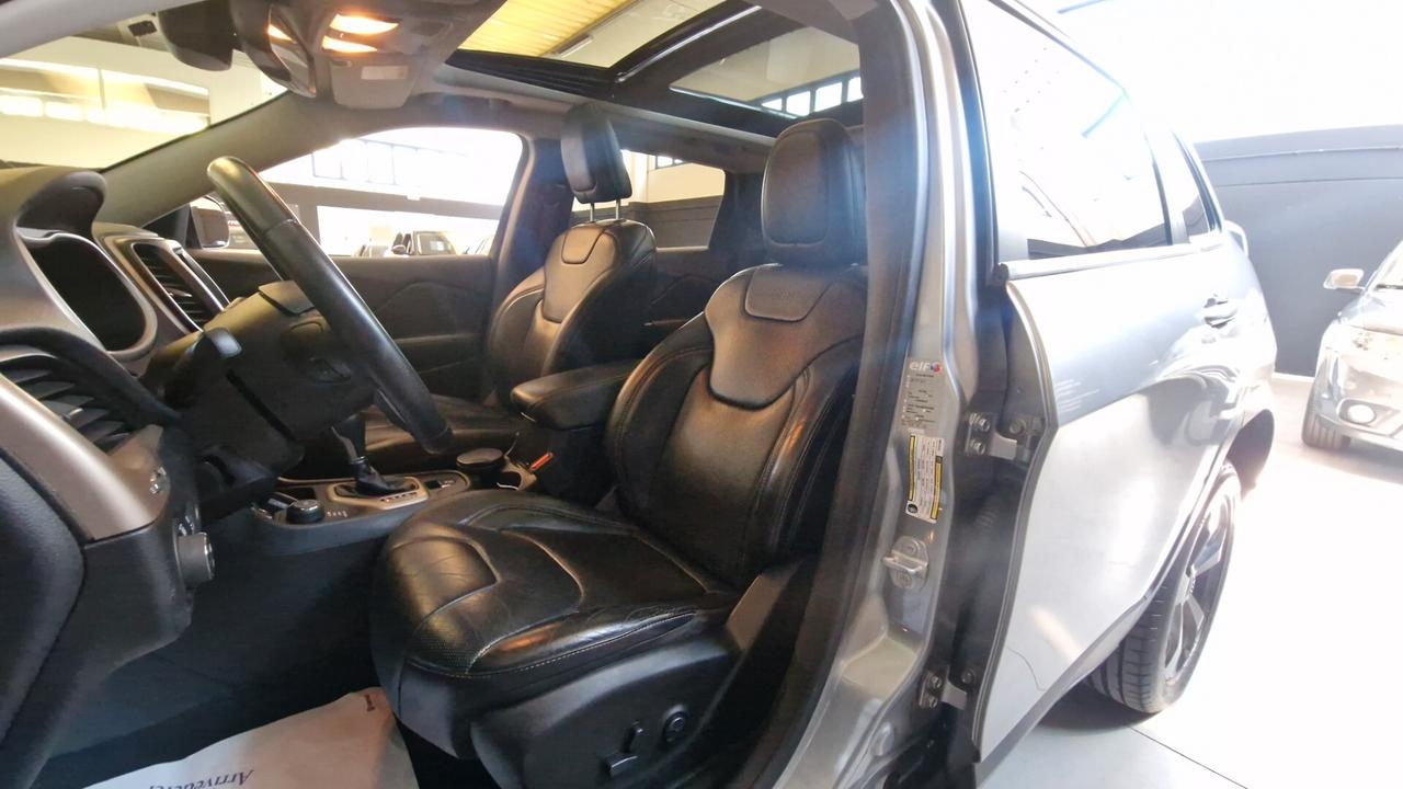 Jeep Cherokee 2.2 Mjt II 4WD Active Drive II Overland