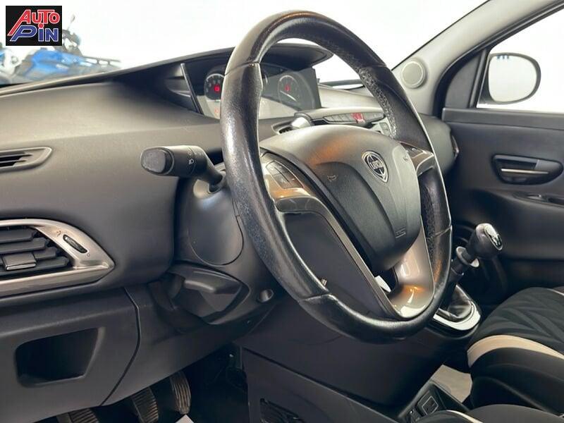 Lancia Ypsilon 1.2 69cv Gold