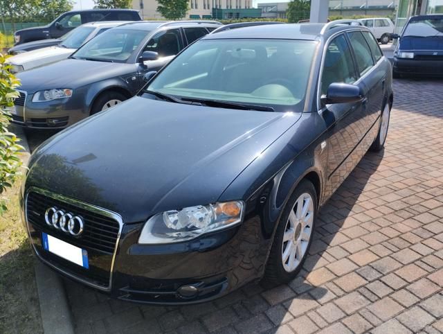 AUDI A4 2.0 16V TFSI Avant quattro Top