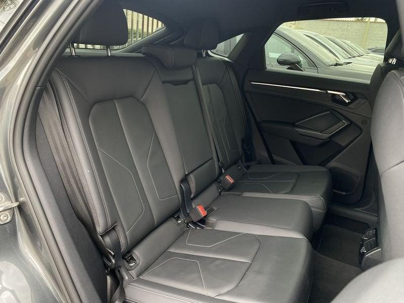 Audi Q3 Sportback S Line interno ed esterno 2.0 TDI 150CV s-tronic 35