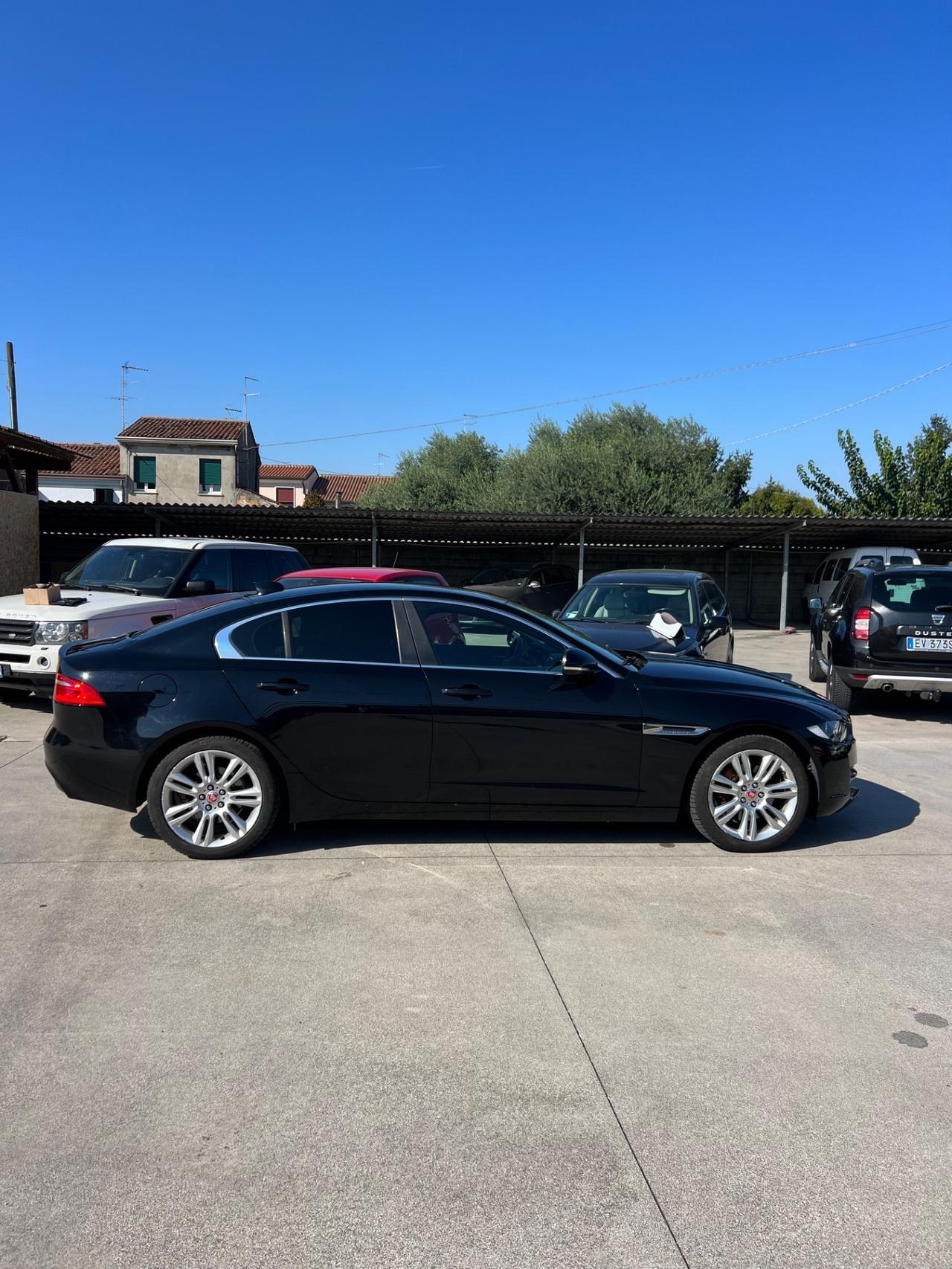 Jaguar XE 2.0 D Turbo 180CV Pure