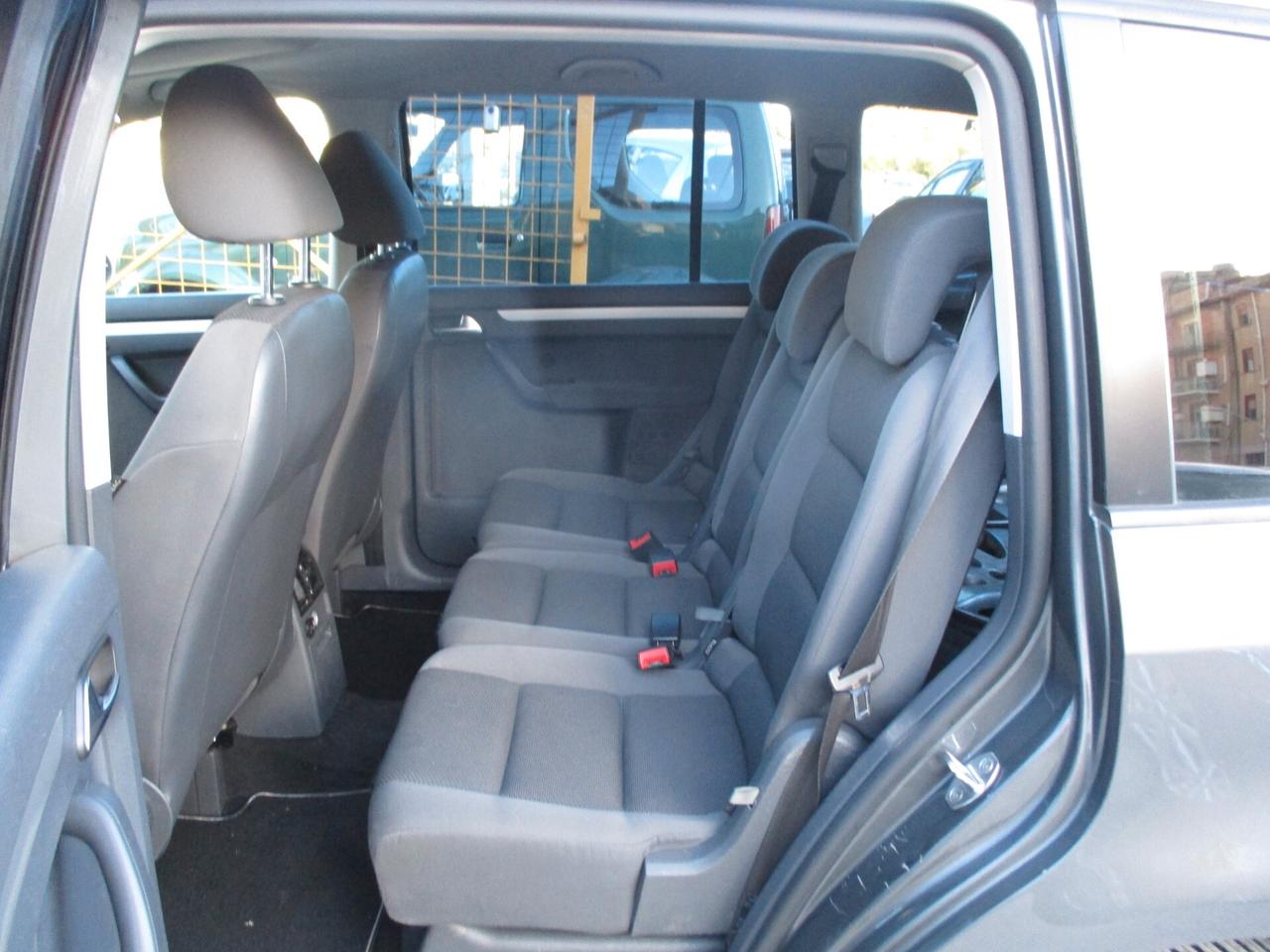 Volkswagen Touran 7 POSTI 1.6 TDI 2012