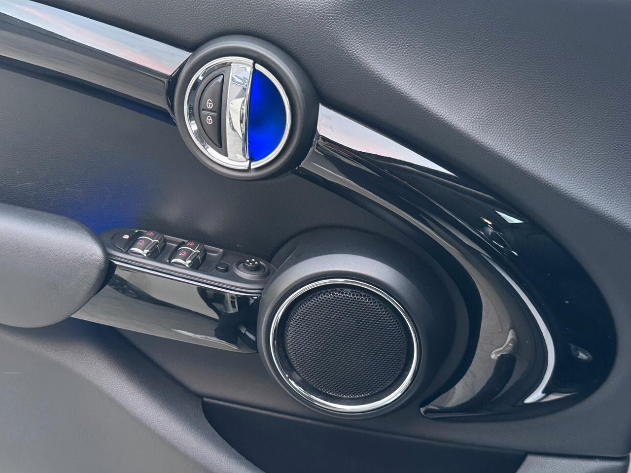 Mini Cooper D 1.5 5 porte - TAGLIANDI CERT. - GARANZIA FINO A 5 ANNI