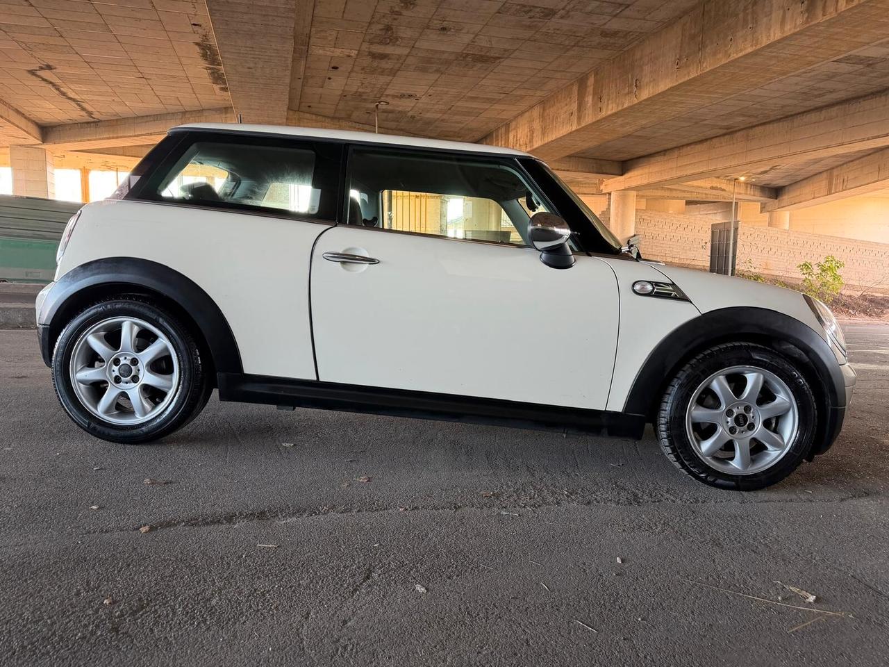 Mini 1.4 16V One Chili