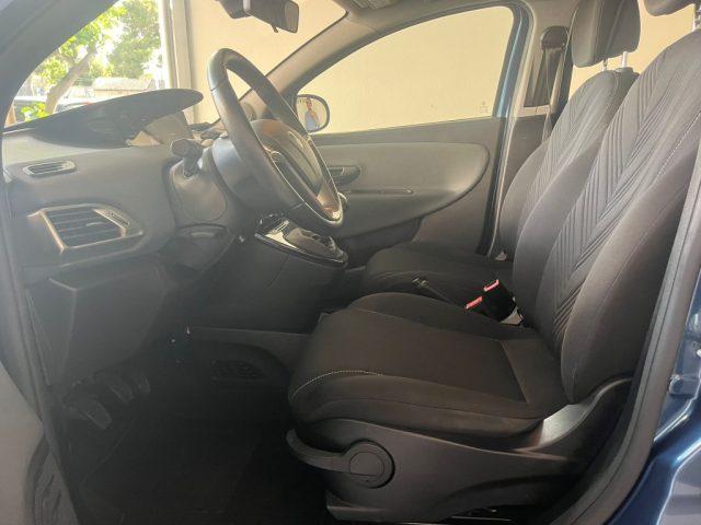 LANCIA Ypsilon 1.0 FireFly 5 porte S&S Hybrid Ecochic Silver