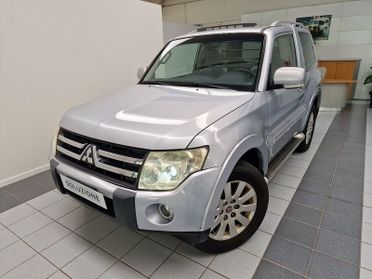 Mitsubishi Pajero Pajero 3.2 DI-D 16V 3p. Instyle AUTOCARRO N1 2 POSTI