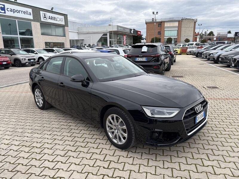 Audi A4 35 TDI Business S-Tronic Sedan