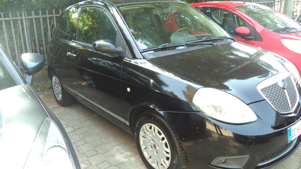 Lancia Ypsilon 1.2 Argento