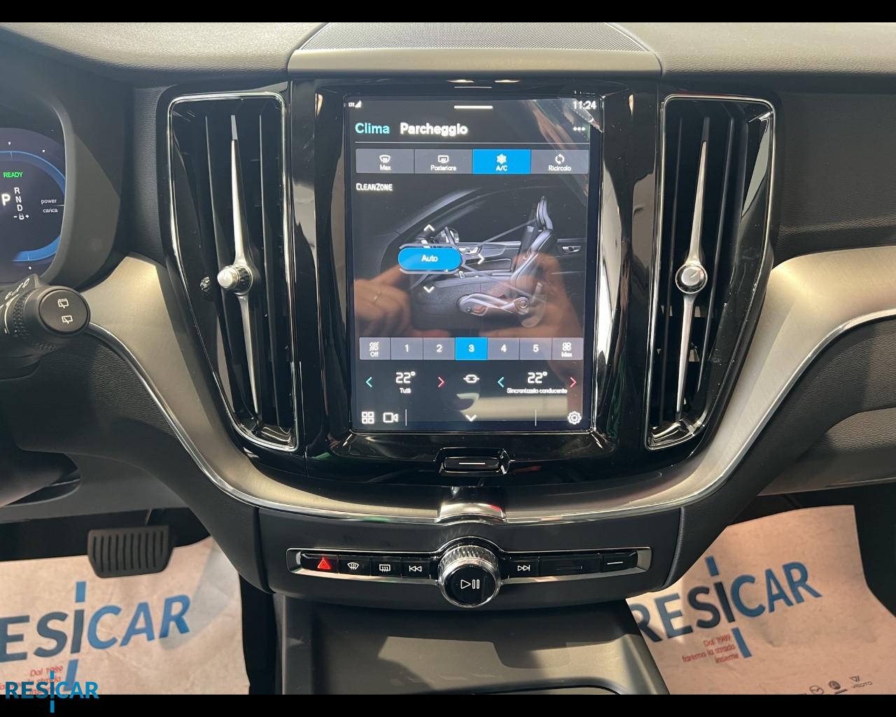 VOLVO XC60 RECHARGE T6 AWD PLUG-IN CORE BRIGHT