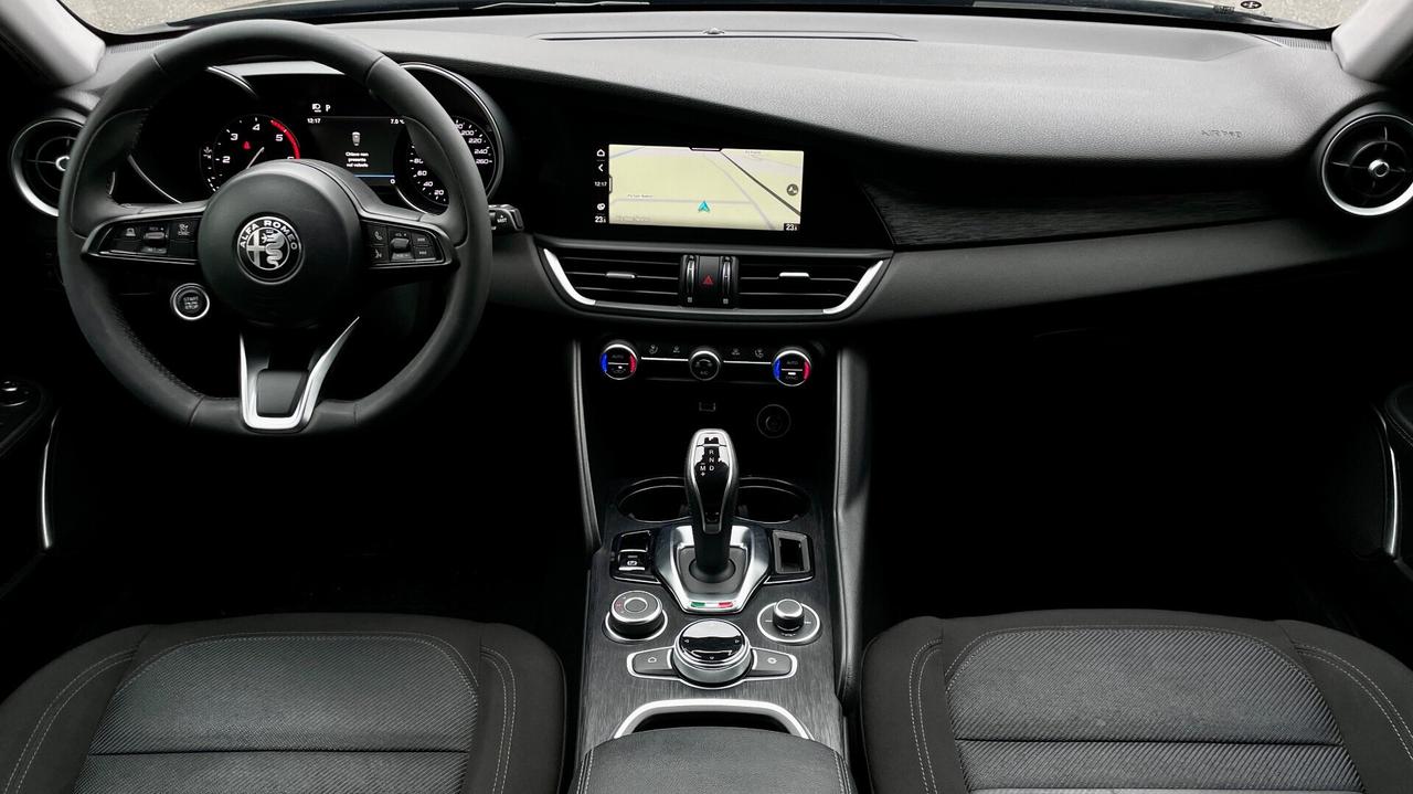 ALFA ROMEO GIULIA 2.2 TURBODIESEL EXECUTIVE 160CV - FULL LED, VETRI PRIVACY, CRUISE CONTROL