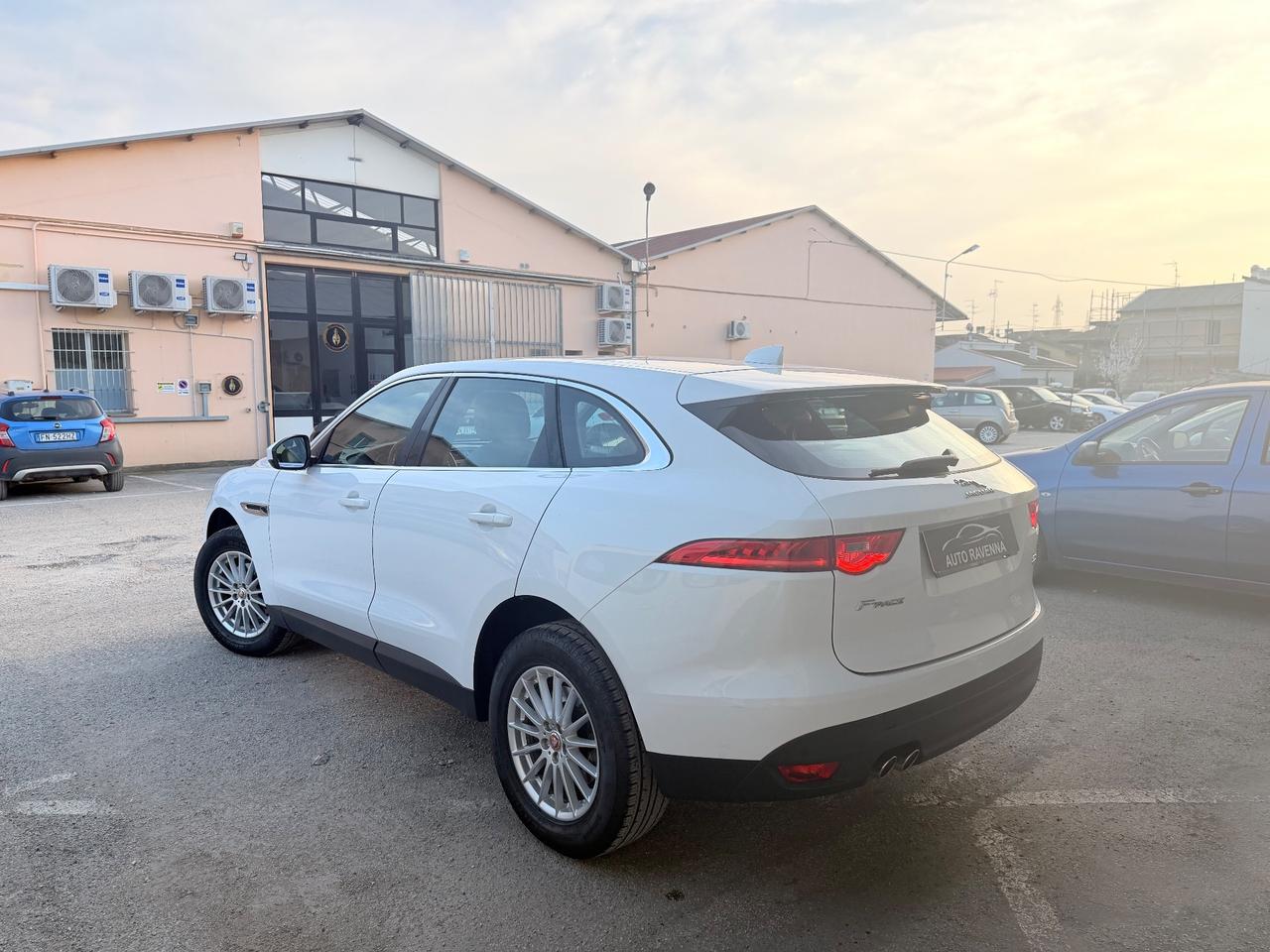 Jaguar F-Pace 2.0 D 180 CV AWD Portfolio euro6