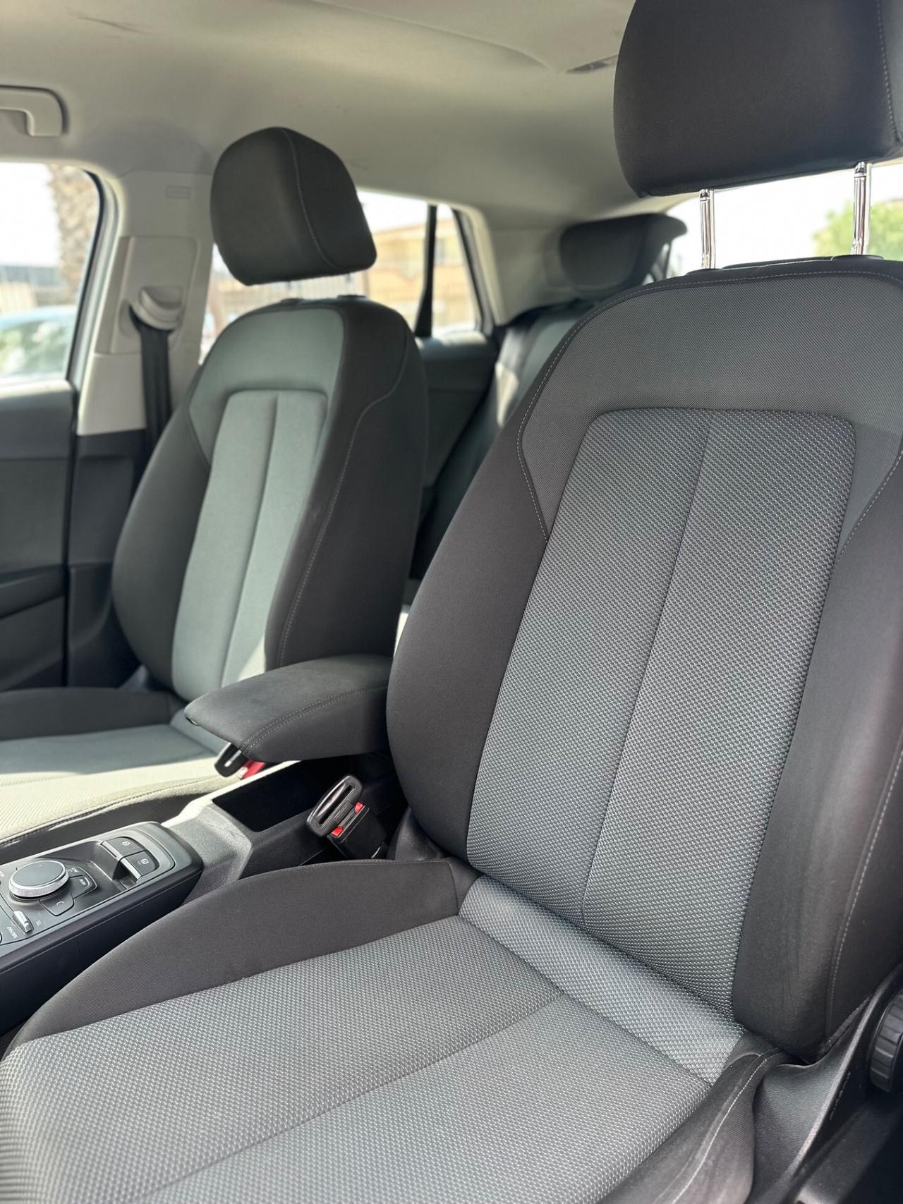Audi Q2 30 TDI Business Design