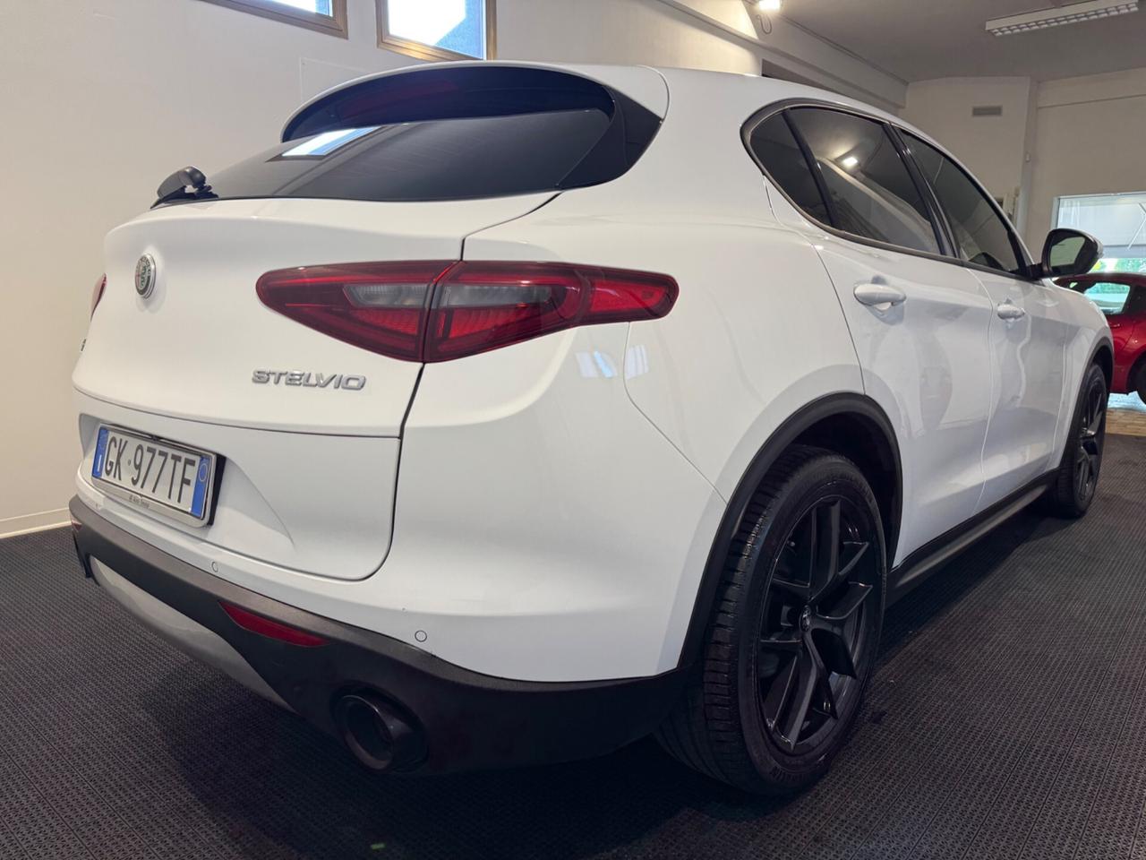Alfa Romeo Stelvio 2.2 Turbodiesel 190 CV AT8 Q4 Sprint