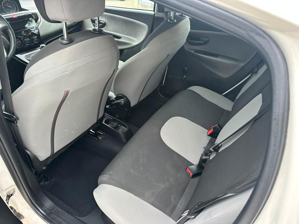 Lancia Ypsilon 5 Porte Ypsilon 1.2 8v Gold s&s 69cv