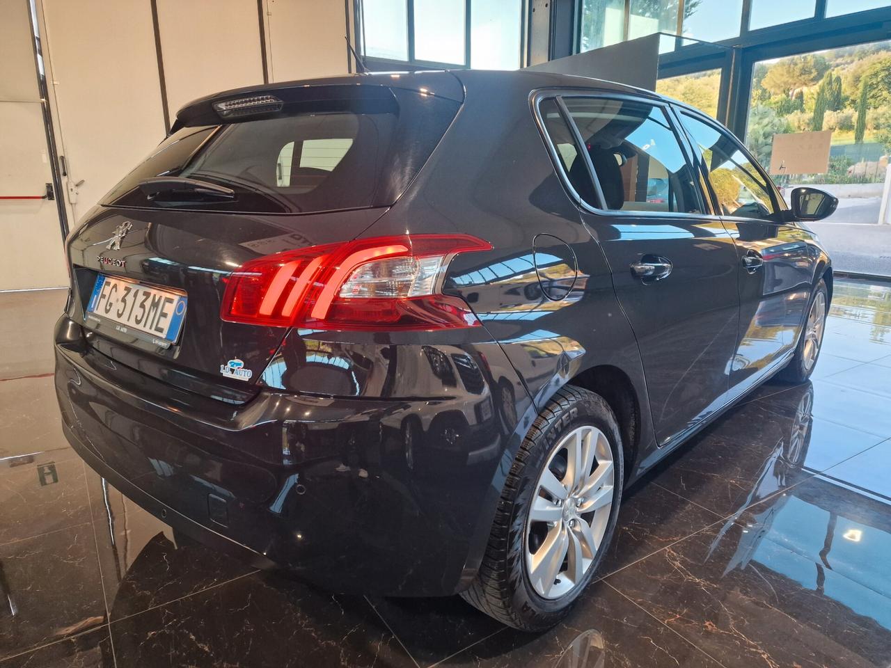 Peugeot 308 BlueHDi 100 S&S Business
