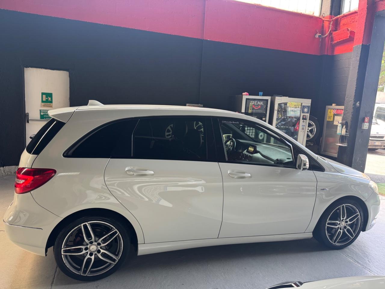 Mercedes-benz B 180 CDI BLUEEFFICIENCY PREMIUM (80 KW)