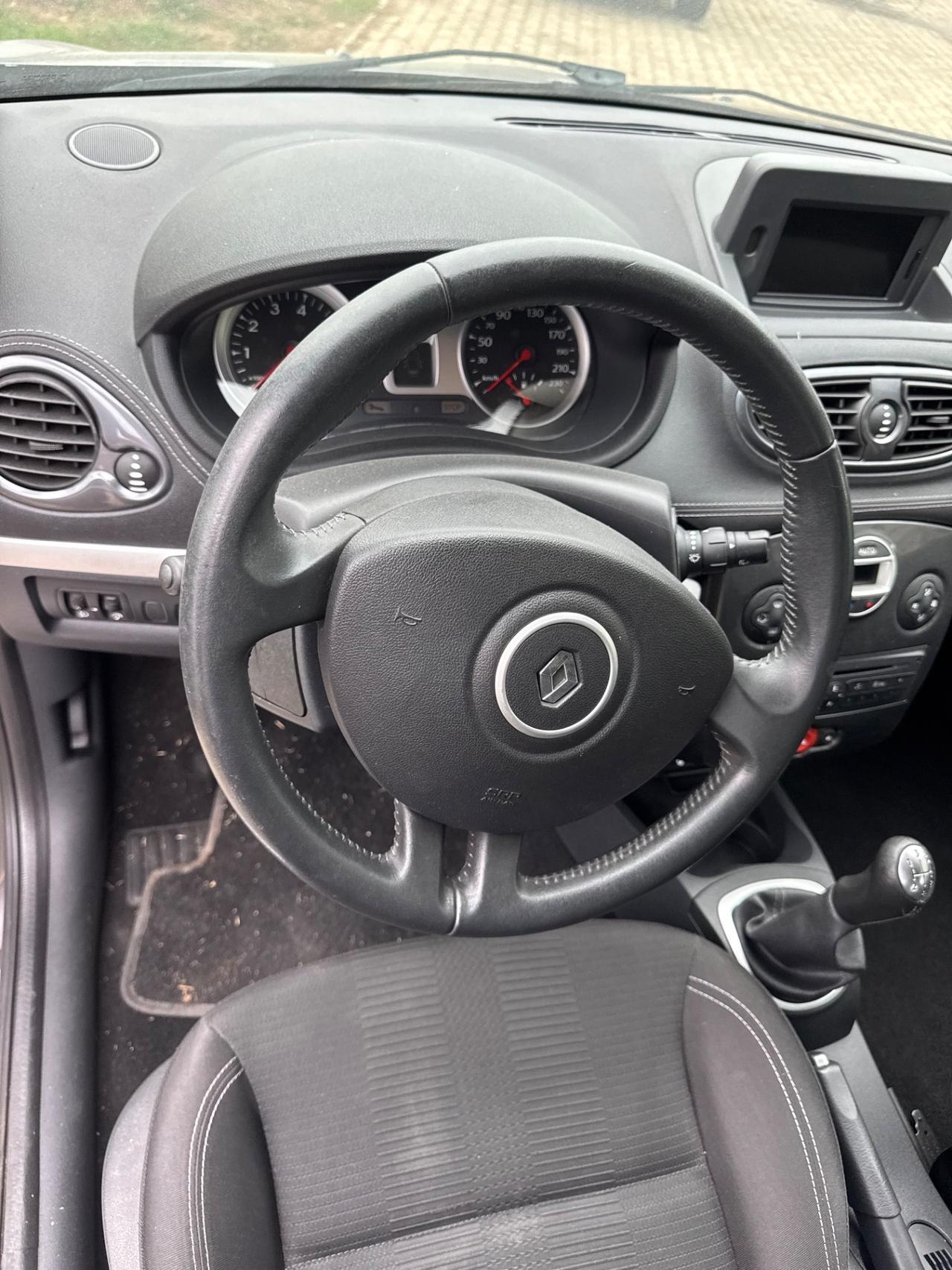 Renault Clio 1.2 16V 5 p neopatentato