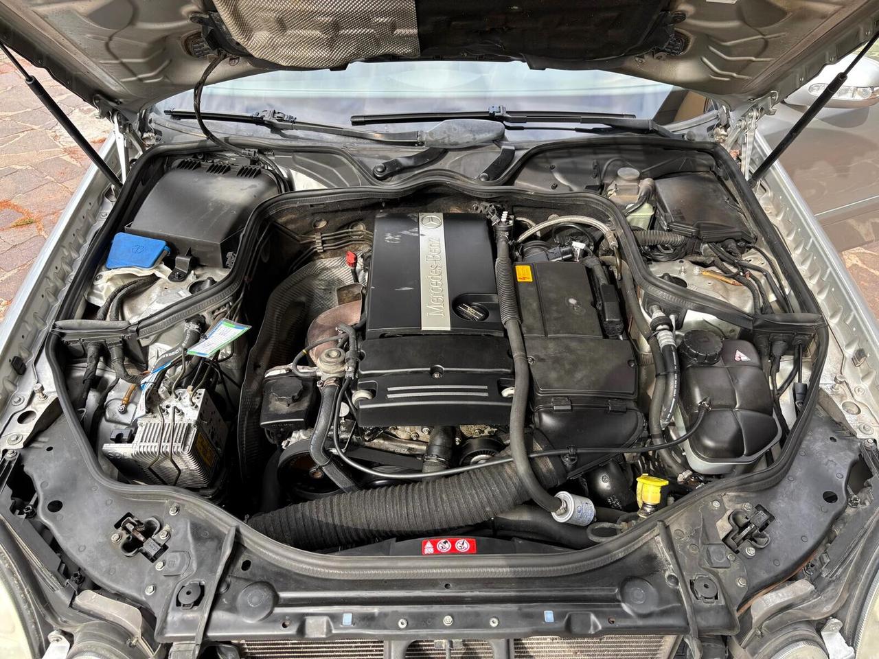 Mercedes E 200 K metano LEGGERE